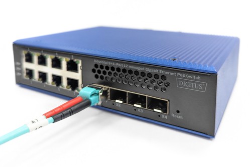 DIGITUS Switch 8 + 4 10G Uplink Port L3 managed Gigabit PoE DN-651161